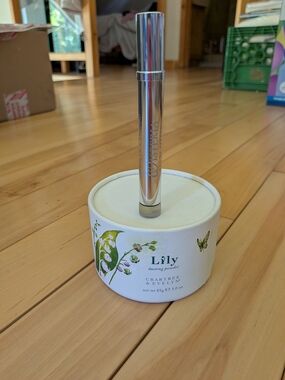 Crabtree & Evelyn Lily Dusting Powder with Perfume Atomizer Bundle